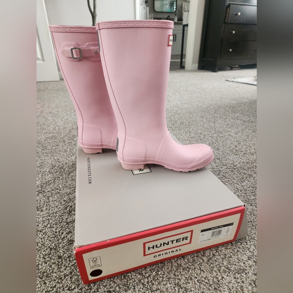 Girls TALL baby pink Hunter boots size 3